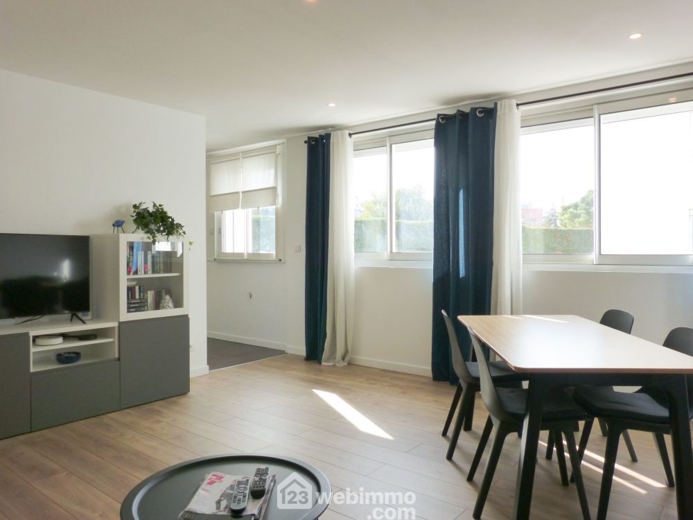 Photo 1 - Marseille 13008 à Marseille