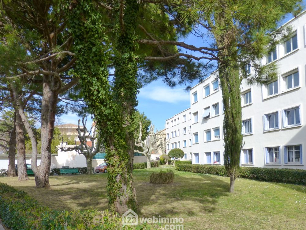 Photo 15 - Marseille 13008 à Marseille