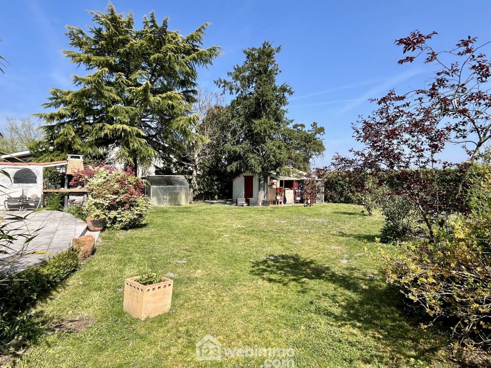 Photo 2 - Saint-Médard-en-Jalles 33160 à Saint-Médard-en-Jalles