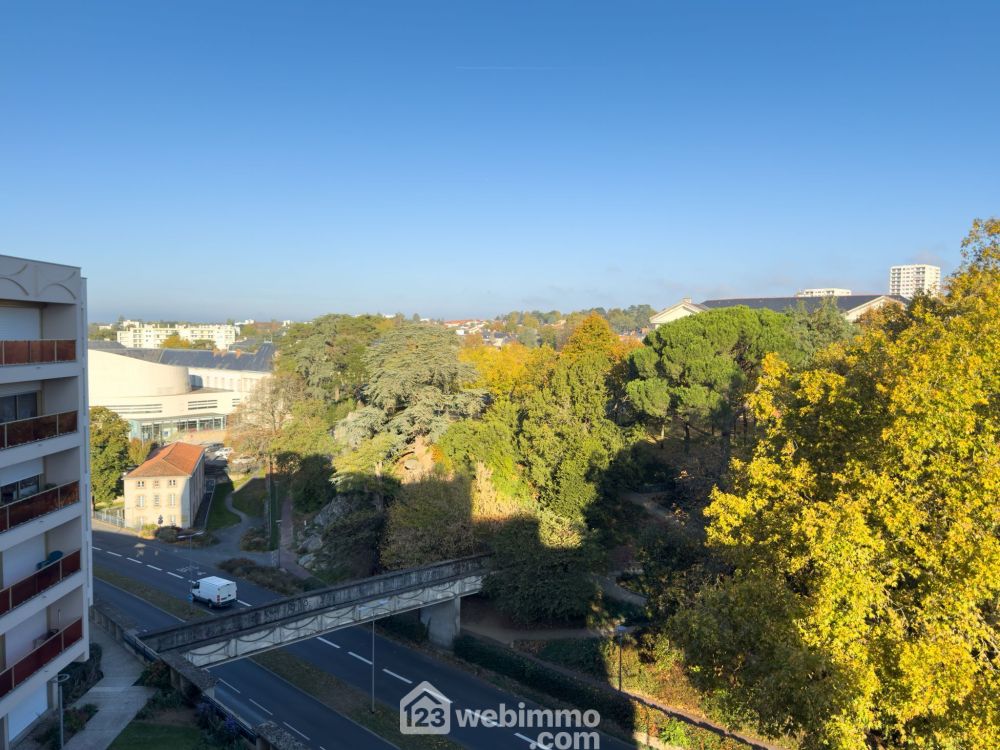 Photo 2 - Cholet 49300 à Cholet