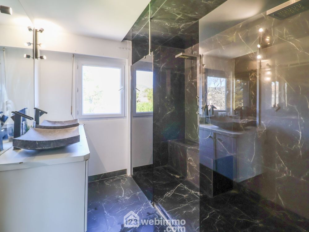 Photo 18 - Marseille 13009 à Marseille