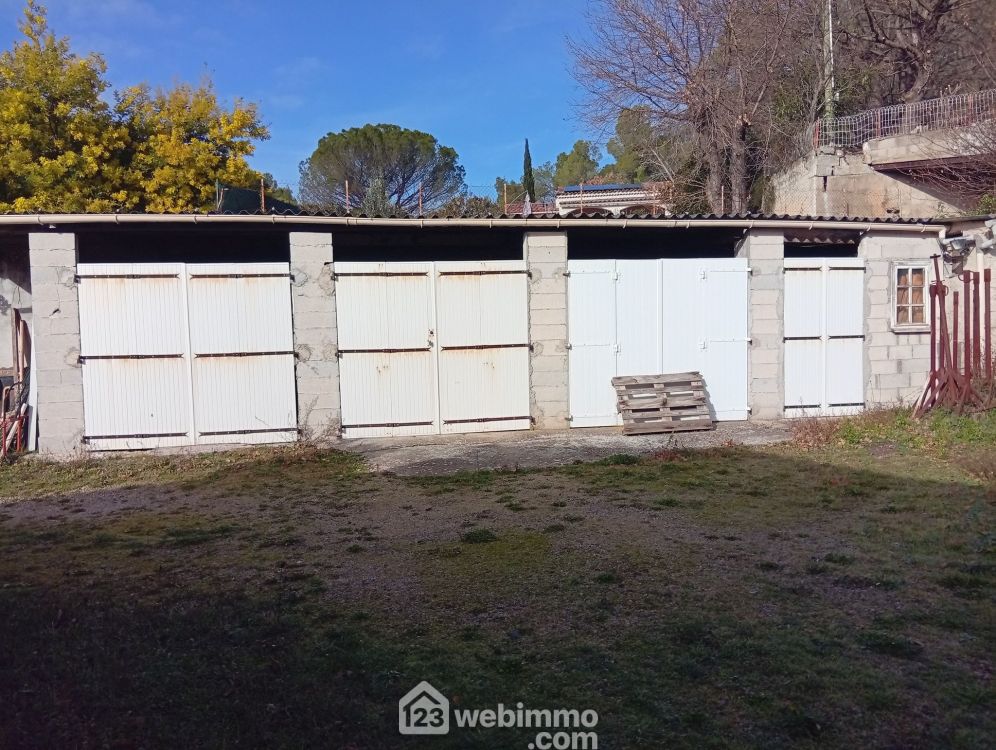 Photo 2 - Le Luc 83340 à Le Luc