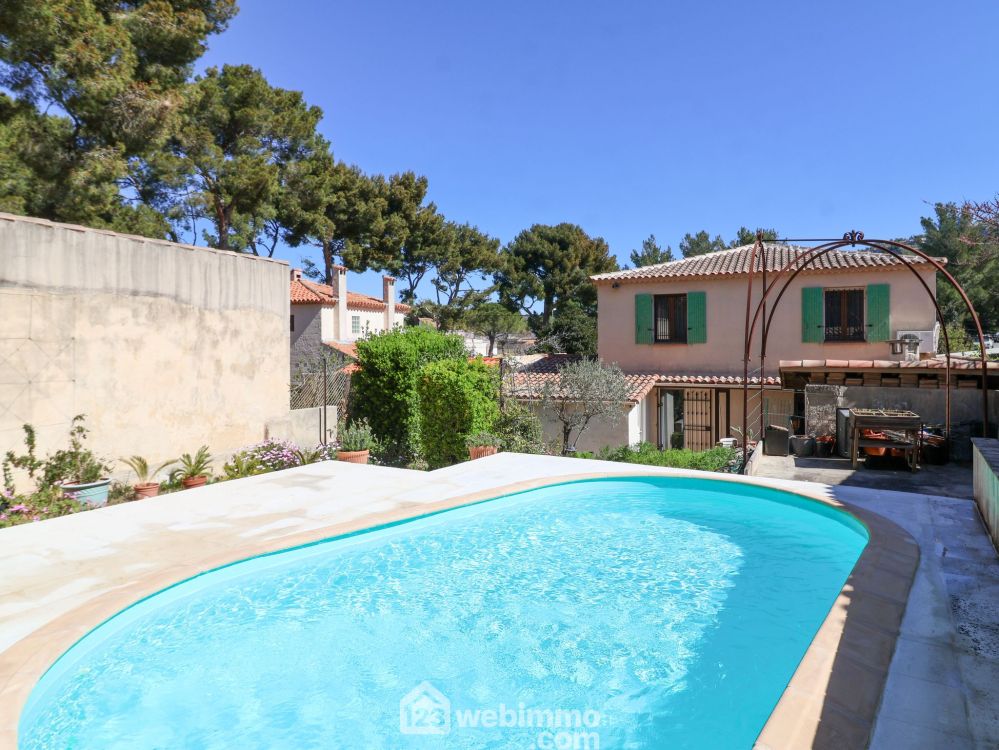 Photo 2 - Marseille 13009 à Marseille