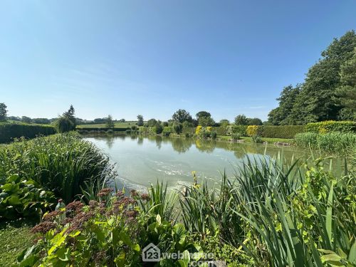 Etang 9231 m² Houry 02140
