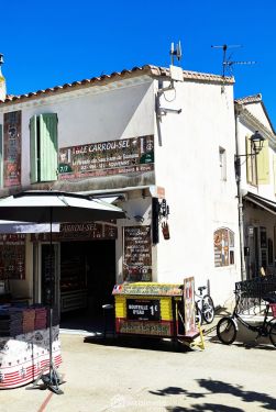 Local 75 m² Saintes-Maries-de-la-Mer 13460