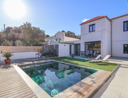 Villas 124 m² Marseille 13009