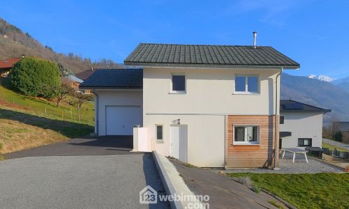 Villas 92 m² Ugine 73400