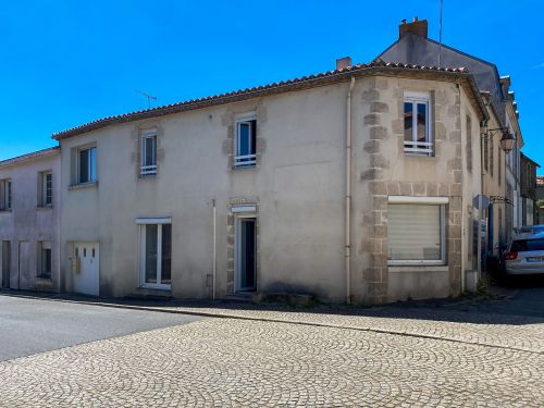 Immeuble 93 m² Sèvremont 85700