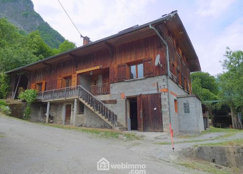 Grange aménagée 154 m² Ugine 73400