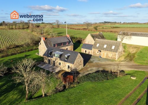 Corps de ferme 215 m² PLOUGRESCANT 22820