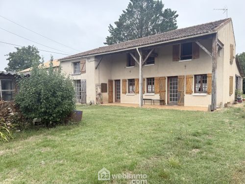Maison de village 175 m² Saint-Clair 86330