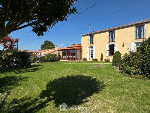Maison de village 260 m² Sèvremont 85700
